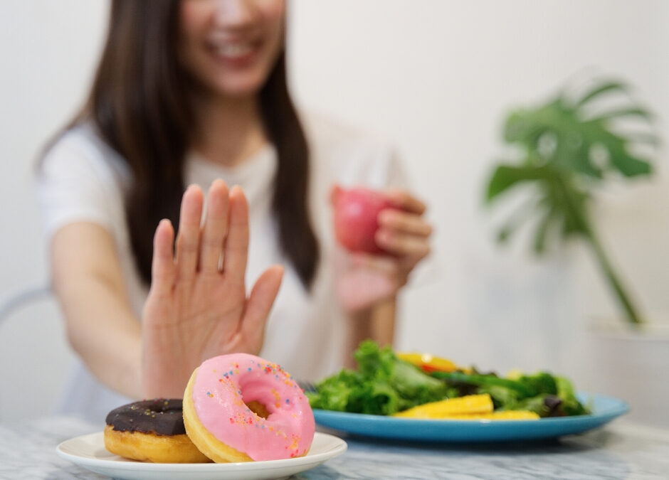 Cibo spazzatura e fame nervosa: tutto ciò che devi sapere