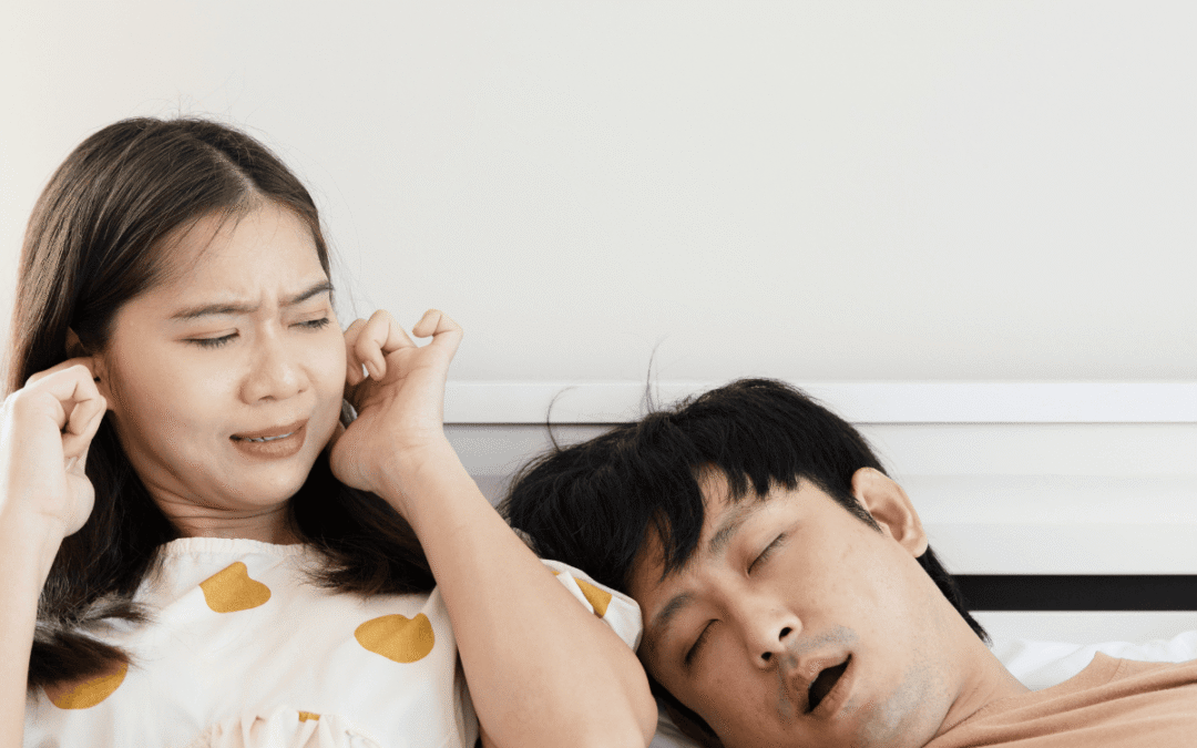 Russi forte e in modo irregolare? Ti svegli stanco anche dopo ore di sonno?
